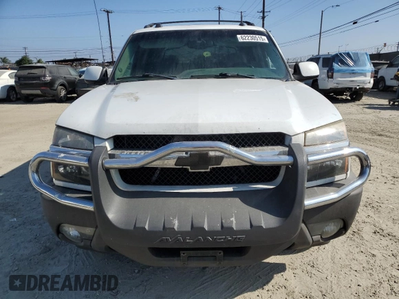2005 Chevrolet Avalanche Z71 with VIN 3GNEK12Z15G205810, listed as a Copart auction lot 62230515 with Not provided miles and Clean title. Bid and sale history available at DreamBid. Image 5.