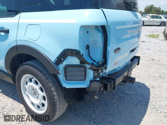 2024 Ford Bronco Sport Heritage с VIN 3FMCR9G65RRF35612, выставлен на аукционе IAAI как лот 42307634 с пробегом 2 133 миль миль и . История ставок и продаж доступна на DreamBid. Изображение 18.