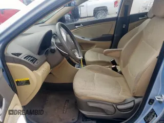 2012 Hyundai Accent GLS z VIN KMHCT4AE8CU058971, wystawiony jako Copart lot #55045825 z przebiegiem 103 497 mil mil oraz Szkody całkowita. Historia ofert i sprzedaży dostępna na DreamBid. Obrazek 7.