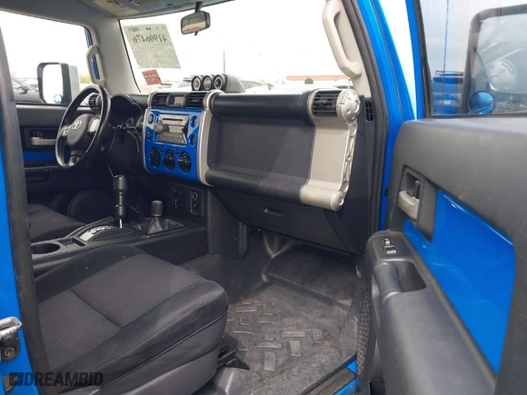 2007 Toyota FJ Cruiser with VIN JTEBU11F670061350, listed as a IAAI auction lot 41906476 with 253,650 mi miles. Bid and sale history available at carsss.com. Image 5.