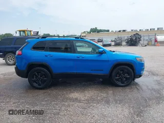 2020 Jeep Cherokee Altitude with VIN 1C4PJMLX7LD524514, listed as a IAAI auction lot 42398590 with 167,686 mi miles and . Bid and sale history available at DreamBid. Image 13.