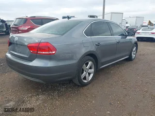 2012 Volkswagen Passat SE with VIN 1VWBH7A3XCC054344, listed as a IAAI auction lot 41290377 with 195,009 mi miles. Bid and sale history available at carsss.com. Image 4.
