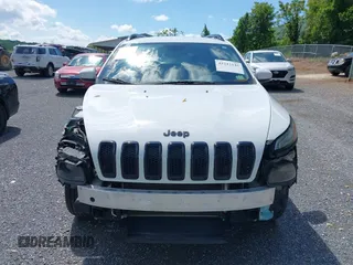 2017 Jeep Cherokee High Altitude with VIN 1C4PJMDS5HW567912, listed as a IAAI auction lot 42212145 with 136,130 mi miles and . Bid and sale history available at DreamBid. Image 13.