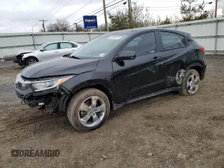 2021 Honda HR-V LX with VIN 3CZRU6H31MM743972, listed as a Copart auction lot 47684755 with 26,440 mi miles and Salvage Title. Bid and sale history available at carsss.com. Image 1.