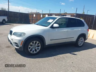 2011 BMW X5 35i z VIN 5UXZV4C57BL412326, wystawiony jako IAAI lot #42169632 z przebiegiem 93 153 mil mil oraz . Historia ofert i sprzedaży dostępna na DreamBid. Obrazek 14.