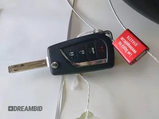 2024 Toyota Corolla LE z VIN 5YFB4MDE8RP090382, wystawiony jako IAAI lot #40120052 z przebiegiem 35 350 mil mil oraz . Historia ofert i sprzedaży dostępna na DreamBid. Obrazek 11.