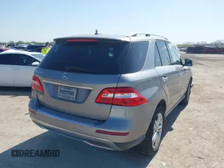 2015 Mercedes-Benz M 350 with VIN 4JGDA5JB8FA562500, listed as a IAAI auction lot 41932318 with 117,512 mi miles and . Bid and sale history available at DreamBid. Image 4.