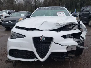 2022 Alfa Romeo Giulia Veloce z VIN ZARFANBN2N7663474, wystawiony jako IAAI lot #41282328 z przebiegiem 57 638 mil mil oraz . Historia ofert i sprzedaży dostępna na DreamBid. Obrazek 6.