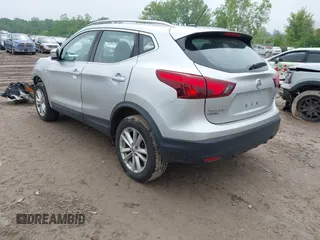 2017 Nissan Rogue SV with VIN JN1BJ1CR0HW120172, listed as a IAAI auction lot 42432543 with 116,938 mi miles and . Bid and sale history available at DreamBid. Image 3.