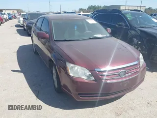 2007 Toyota Avalon XL z VIN 4T1BK36B97U205988, wystawiony jako IAAI lot #41738847 z przebiegiem 99 951 mil mil oraz . Historia ofert i sprzedaży dostępna na DreamBid. Obrazek 1.