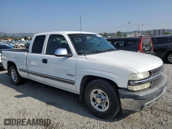 2000 Chevrolet Silverado 1500 LS with VIN 2GCEC19V0Y1122598, listed as a Copart auction lot 53875795 with 86,066 mi miles and Salvage Title. Bid and sale history available at DreamBid. Image 4.