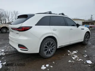 2025 Mazda CX-70 S Premium with VIN JM3KJDHCXS1110022, listed as a Copart auction lot 44897785 with 3,920 mi miles and Salvage title. Bid and sale history available at DreamBid. Image 3.