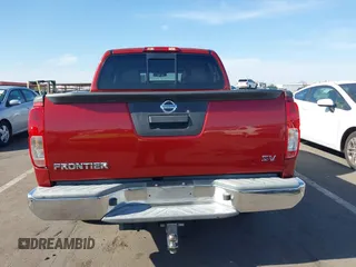 2015 Nissan Frontier SV z VIN 1N6AD0ER3FN721213, wystawiony jako IAAI lot #41982229 z przebiegiem 139 099 mil mil oraz . Historia ofert i sprzedaży dostępna na DreamBid. Obrazek 17.