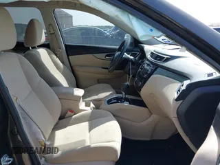 2016 Nissan Rogue SV with VIN KNMAT2MT9GP656436, listed as a IAAI auction lot 41902170 with 117,873 mi miles and . Bid and sale history available at carsss.com. Image 5.