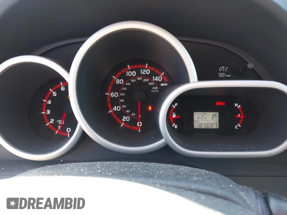2010 Pontiac Vibe with VIN 5Y2SM6E00AZ406124, listed as a IAAI auction lot 41473088 with 187,097 mi miles. Bid and sale history available at carsss.com. Image 7.