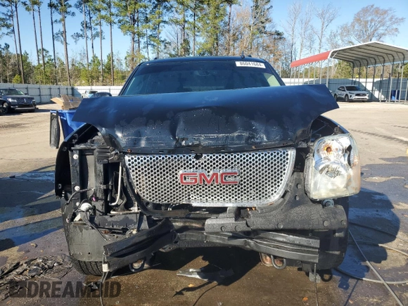 2011 GMC Yukon XL Denali with VIN 1GKS1MEF6BR218814, listed as a Copart auction lot 86041684 with 201,070 mi miles and Salvage Title. Bid and sale history available at carsss.com. Image 5.