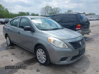 2012 Nissan Versa SV with VIN 3N1CN7APXCL825492, listed as a IAAI auction lot 42052119 with 130,300 mi miles. Bid and sale history available at carsss.com. Image 1.