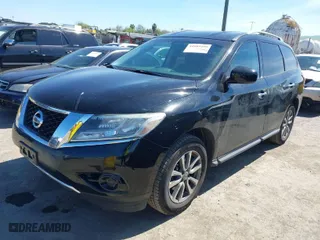 2013 Nissan Pathfinder SL with VIN 5N1AR2MM3DC667423, listed as a IAAI auction lot 41885459 with 140,970 mi miles. Bid and sale history available at carsss.com. Image 2.