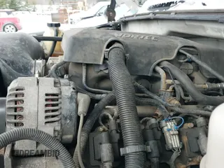 2000 Chevrolet Silverado 1500 z VIN 1GCEK14V8YE421717, wystawiony jako IAAI lot #41280823 z przebiegiem 185 551 mil mil oraz . Historia ofert i sprzedaży dostępna na DreamBid. Obrazek 12.