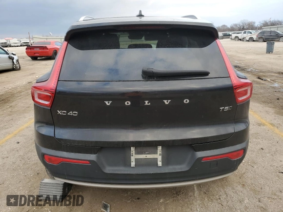 2020 Volvo XC40 Momentum z VIN YV4162UK8L2328427, wystawiony jako Copart lot #86884844 z przebiegiem 112 103 mil mil oraz Szkoda całkowita • Salvage title. Historia ofert i sprzedaży dostępna na DreamBid. Obrazek 6.