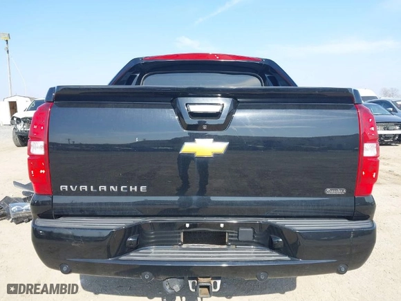 2013 Chevrolet Avalanche LT with VIN 3GNTKFE70DG327944, listed as a IAAI auction lot 41796377 with 120,922 mi miles. Bid and sale history available at carsss.com. Image 15.
