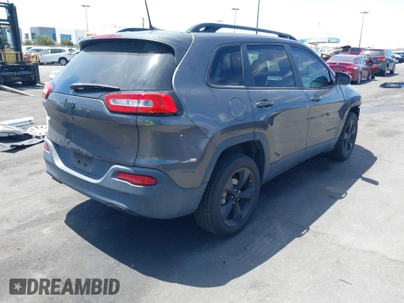 2018 Jeep Cherokee Latitude Tech Connect z VIN 1C4PJLCB8JD568422, wystawiony jako IAAI lot #42076237 z przebiegiem 88 382 mil mil oraz . Historia ofert i sprzedaży dostępna na DreamBid. Obrazek 4.
