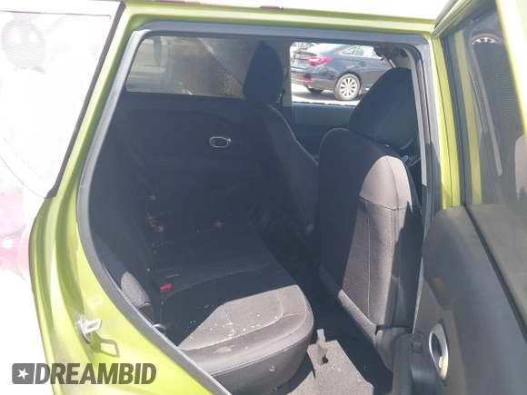2015 Kia Soul z VIN KNDJN2A25F7776125, wystawiony jako IAAI lot #42182438 z przebiegiem Nie podano mil oraz . Historia ofert i sprzedaży dostępna na DreamBid. Obrazek 8.