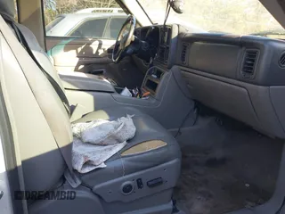 2004 Chevrolet Suburban Z71 with VIN 3GNFK16T84G297488, listed as a IAAI auction lot 41671436 with 1 mi miles. Bid and sale history available at carsss.com. Image 5.
