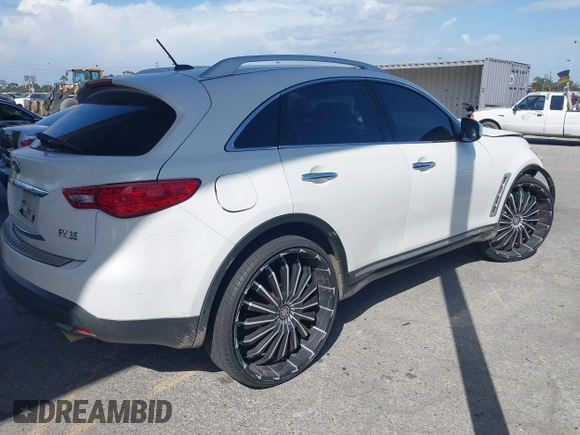 2010 Infiniti FX35 with VIN JN8AS1MU8AM801422, listed as a IAAI auction lot 41955709 with 202,345 mi miles. Bid and sale history available at carsss.com. Image 4.
