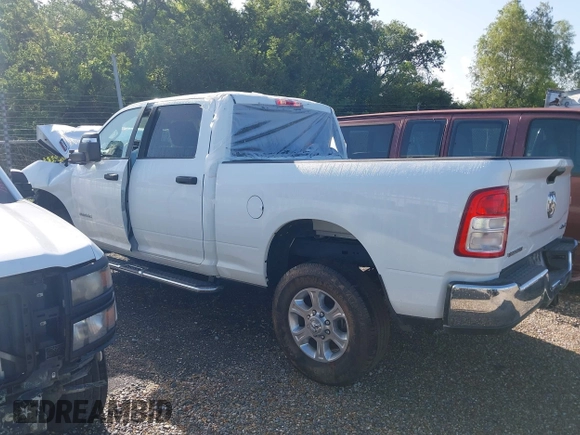 2024 Ram 2500 Big Horn with VIN 3C6UR5DJ3RG366512, listed as a IAAI auction lot 42509617 with 17,854 mi miles and . Bid and sale history available at DreamBid. Image 14.