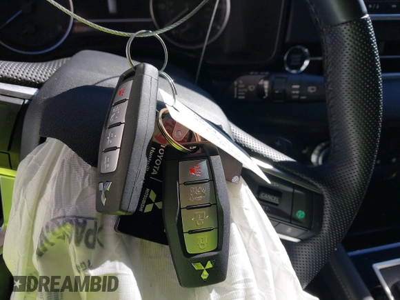 2023 Mitsubishi Outlander SE z VIN JA4J4UA8XPZ056578, wystawiony jako IAAI lot #41735091 z przebiegiem 20 801 mil mil oraz . Historia ofert i sprzedaży dostępna na DreamBid. Obrazek 11.