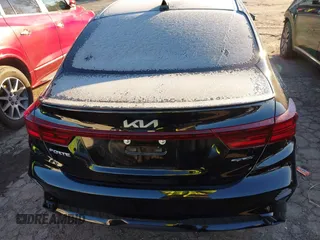 2023 Kia Forte GT-Line z VIN 3KPF54AD2PE556767, wystawiony jako IAAI lot #41245293 z przebiegiem 25 106 mil mil oraz . Historia ofert i sprzedaży dostępna na DreamBid. Obrazek 16.