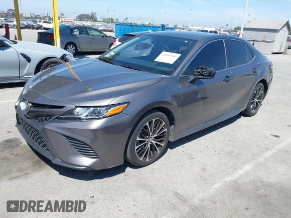 2019 Toyota Camry LE z VIN 4T1B11HK5KU166295, wystawiony jako IAAI lot #42087581 z przebiegiem 87 876 mil mil oraz . Historia ofert i sprzedaży dostępna na DreamBid. Obrazek 18.