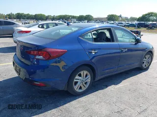 2020 Hyundai Elantra SEL z VIN 5NPD84LF1LH570792, wystawiony jako IAAI lot #42138863 z przebiegiem 27 768 mil mil oraz . Historia ofert i sprzedaży dostępna na DreamBid. Obrazek 4.