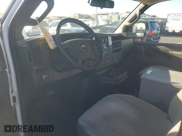 2021 Chevrolet Express Cargo z VIN 1GCWGAFP1M1303403, wystawiony jako IAAI lot #42672932 z przebiegiem 65 051 mil mil oraz . Historia ofert i sprzedaży dostępna na DreamBid. Obrazek 27.