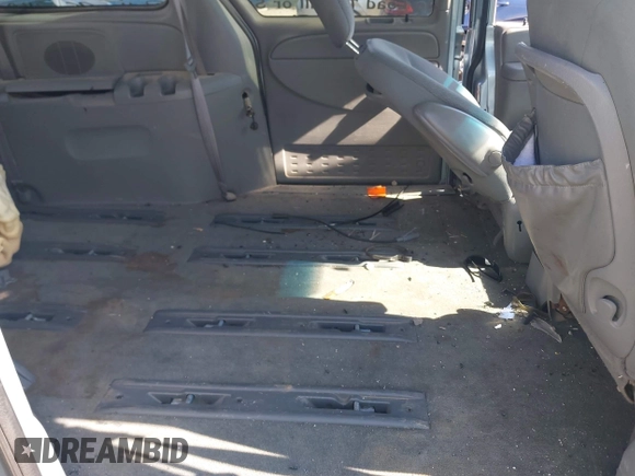 2004 Dodge Caravan SXT z VIN 2D4GP44L84R615772, wystawiony jako IAAI lot #42370805 z przebiegiem 196 850 mil mil oraz . Historia ofert i sprzedaży dostępna na DreamBid. Obrazek 8.