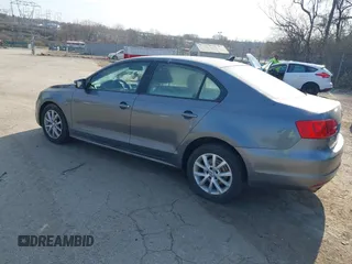 2011 Volkswagen Jetta Sedan SE w/Convenience & Sunroof PZEV with VIN 3VWDZ7AJ5BM305515, listed as a IAAI auction lot 41908863 with 1 mi miles. Bid and sale history available at carsss.com. Image 3.