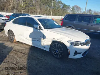 2021 BMW 3 Series 330i z VIN 3MW5R1J04M8B52601, wystawiony jako IAAI lot #41877364 z przebiegiem 31 180 mil mil oraz . Historia ofert i sprzedaży dostępna na DreamBid. Obrazek 1.