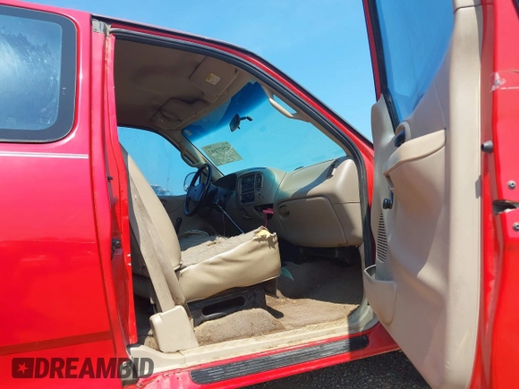 2000 Ford F-150 XL with VIN 1FTZX1724YNA42041, listed as a IAAI auction lot 42577102 with Not provided miles and . Bid and sale history available at DreamBid. Image 13.