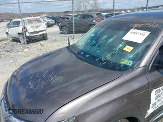 2020 Mitsubishi Outlander ES z VIN JA4AZ3A33LZ015378, wystawiony jako IAAI lot #41887351 z przebiegiem 113 349 mil mil oraz . Historia ofert i sprzedaży dostępna na DreamBid. Obrazek 6.