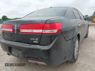 2010 Lincoln MKZ z VIN 3LNHL2JC6AR655632, wystawiony jako IAAI lot #42126449 z przebiegiem 184 322 mil mil oraz . Historia ofert i sprzedaży dostępna na DreamBid. Obrazek 6.