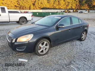2013 Volvo S60 T5 with VIN YV1612FH1D2200650, listed as a Copart auction lot 87945445 with 154,977 mi miles and Clean Title. Bid and sale history available at carsss.com. Image 1.