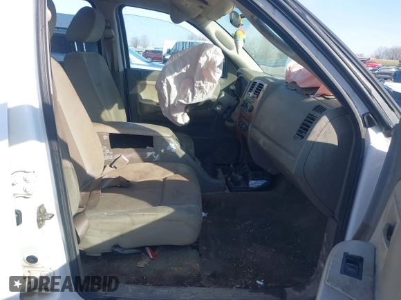 2005 Dodge Dakota SLT with VIN 1D7HW48N85S226460, listed as a IAAI auction lot 41568128 with 213,159 mi miles and . Bid and sale history available at carsss.com. Image 5.