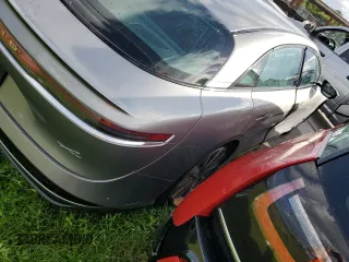 2024 Lucid Air Pure z VIN 50EA1PGA2RA005678, wystawiony jako Copart lot #73879864 z przebiegiem 1548 mil mil oraz Nie do naprawy. Historia ofert i sprzedaży dostępna na DreamBid. Obrazek 3.