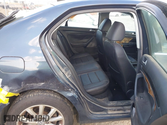 2010 Volkswagen Jetta Limited Edition with VIN 3VWRX7AJ9AM018530, listed as a IAAI auction lot 42389950 with 218,071 mi miles and . Bid and sale history available at DreamBid. Image 8.