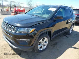 2018 Jeep Compass Latitude with VIN 3C4NJDBB6JT101024, listed as a IAAI auction lot 42061228 with 48,771 mi miles. Bid and sale history available at carsss.com. Image 2.