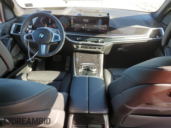 2025 BMW X5 xDrive40i z VIN 5UX23EU08S9Z95423, wystawiony jako Copart lot #55777635 z przebiegiem 695 mil mil oraz Szkoda całkowita • Salvage title. Historia ofert i sprzedaży dostępna na DreamBid. Obrazek 8.