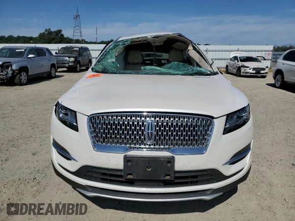 2019 Lincoln MKC Select with VIN 5LMCJ2C99KUL02603, listed as a Copart auction lot 60930025 with 70,157 mi miles and Non repairable. Bid and sale history available at DreamBid. Image 5.