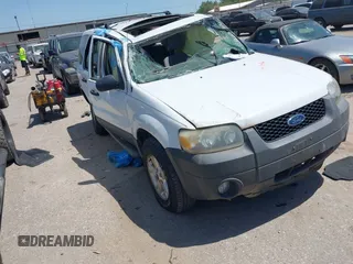 2006 Ford Escape XLT z VIN 1FMCU03176KA84543, wystawiony jako IAAI lot #41991892 z przebiegiem 170 017 mil mil oraz . Historia ofert i sprzedaży dostępna na DreamBid. Obrazek 1.