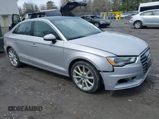 2015 Audi A3 z VIN WAUEFHFF9F1030113, wystawiony jako IAAI lot #41953949 z przebiegiem 98 755 mil mil oraz . Historia ofert i sprzedaży dostępna na DreamBid. Obrazek 1.